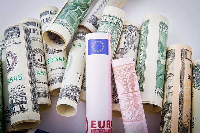 czy księgować zakup od kontrahenta z UE