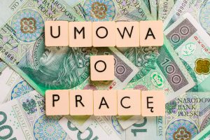 zatrudnienie pracownika na umowę o pracę
