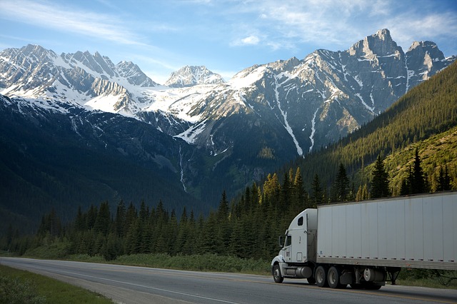 Samochód ciężarowy w firmie a odliczenie VAT i rozliczenie