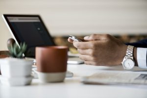 kontrakt B2B czy etat?