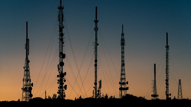 oznaczenie EE usługi telekomunikacyjne