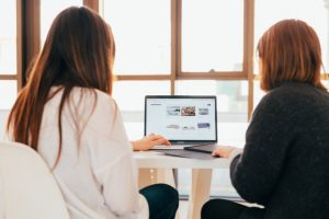 przesunięcie płatności za wynagrodzenia pracowników