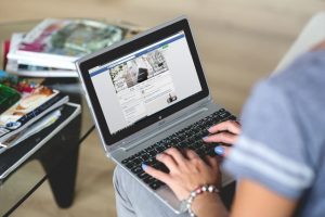 reklama na facebooku a podatek u źródła