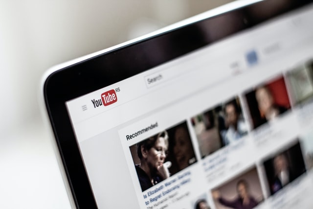 jak legalnie użyć muzyki w filmie youtube