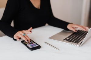 zakup telefonu komórkowego w kosztach