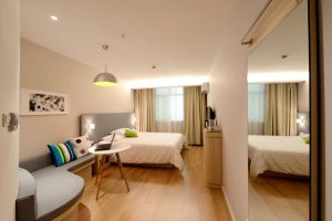 zakwaterowanie pracownika w hotelu a ZUS
