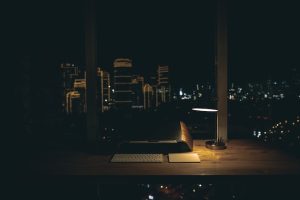 praca zmianowa a ciągłe zatudnienie w porze nocnej