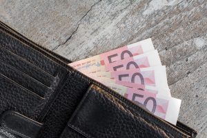 dług publiczny i jego wpływ na gospodarkę