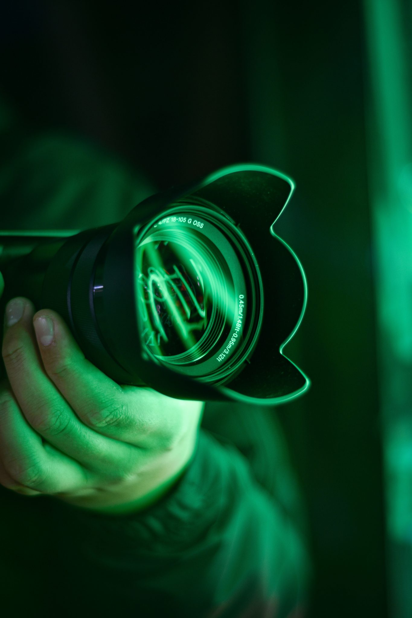 Przekazanie zdjęć na nośniku danych a obowiązek posiadania kasy fiskalnej